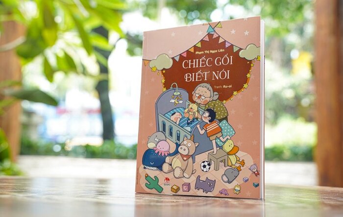 "Chiếc gối biết nói": Nhà thơ Phạm Thị Ngọc Liên lần đầu ra mắt sách thiếu nhi ở tuổi… bà nội