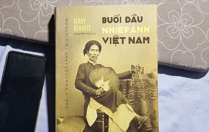 Buổi Đầu Nhiếp Ảnh Việt Nam: Ảnh chân dung thiếu nữ Việt chụp từ hơn 150 năm trước