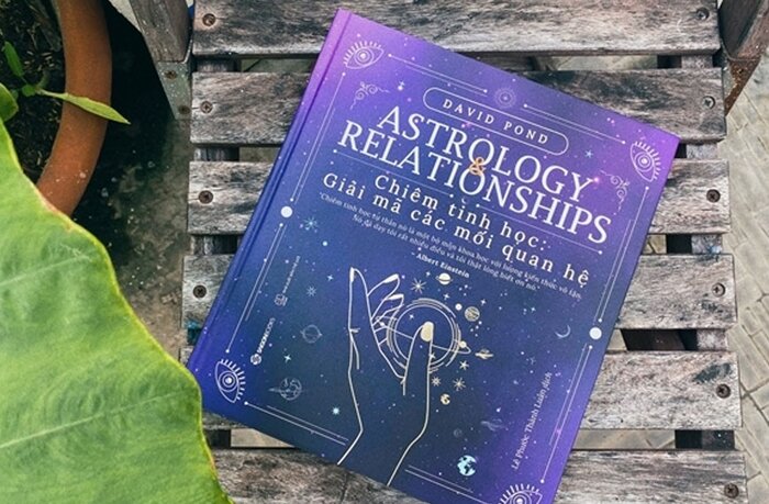 Sách Chiêm tinh học: Giải mã các mối quan hệ