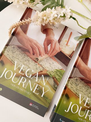 Vegan Journey - Món Tây Gia Vị Việt (Bìa Cứng)