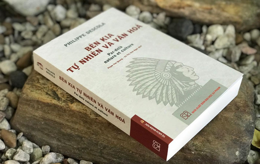 Sách Bên Kia Tự Nhiên Và Văn Hoá. Tác giả Philippe Descola