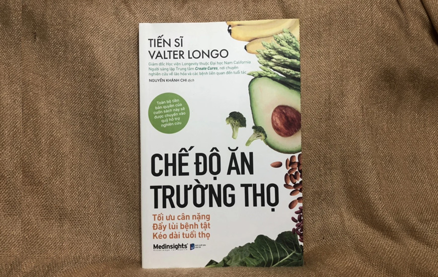 Sách "Chế Độ Ăn Trường Thọ". Tác giả Valter Longo