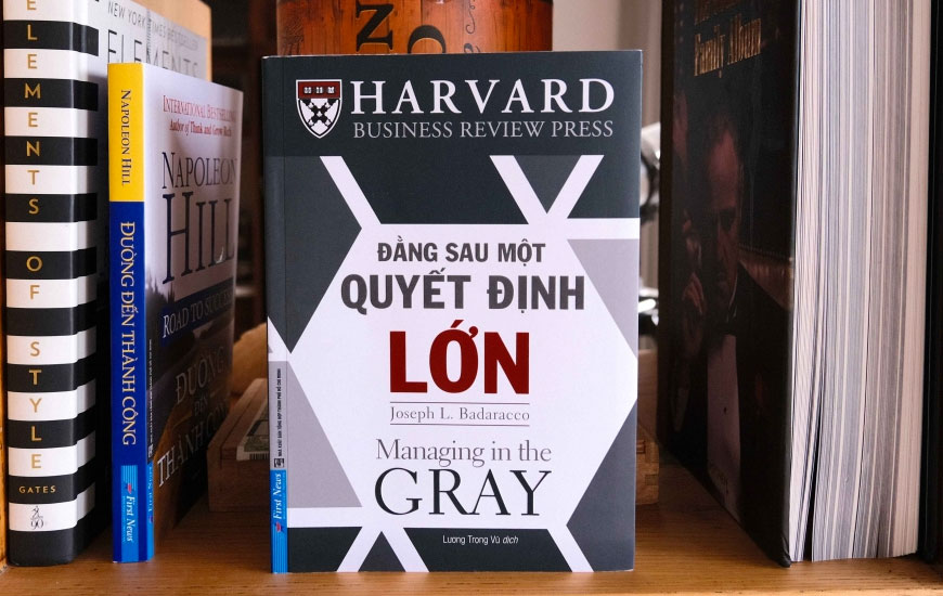Sách "Đằng Sau Một Quyết Định Lớn" của tác giả Joseph L. Badaracco
