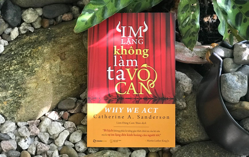 Sách "Im Lặng Không Làm Ta Vô Can" của tác giả Catherine A. Sanderson