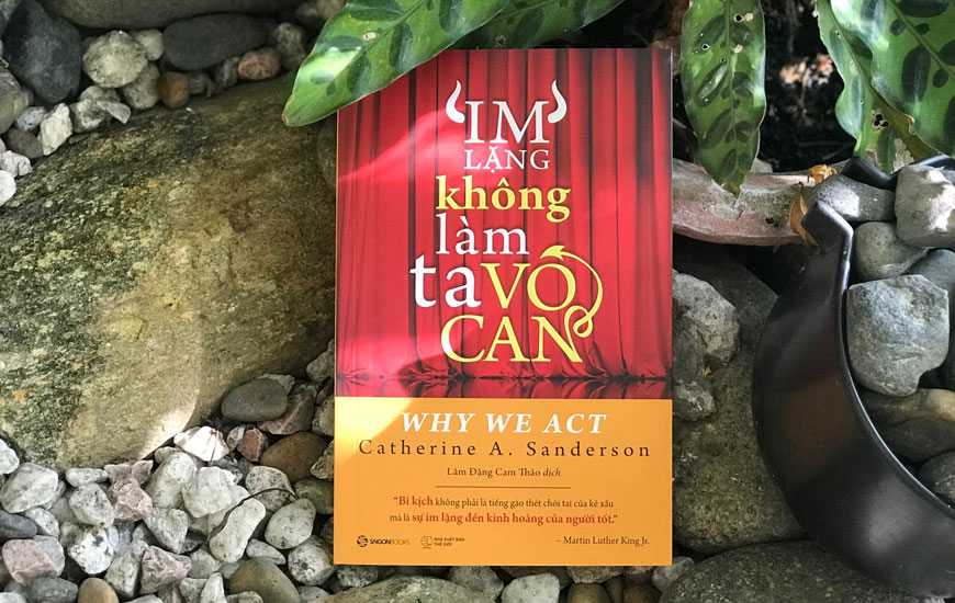 Sách "Im Lặng Không Làm Ta Vô Can" của tác giả  Catherine A. Sanderson