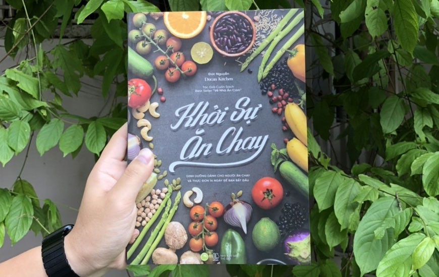 Sách "Khởi Sự Ăn Chay - Dinh Dưỡng Dành Cho Người Ắn Chay Và 14 Ngày Để Bạn Bắt Đầu" của tác giả  Đức Nguyễn