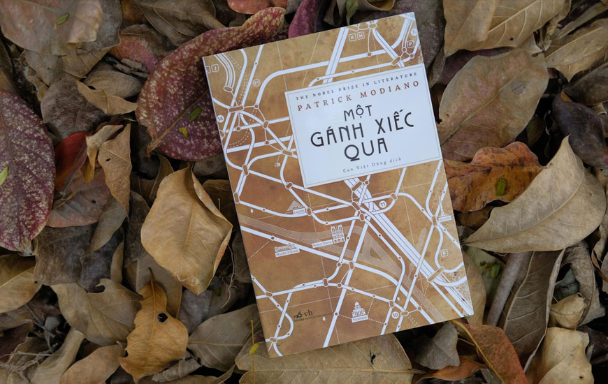 Sách "Một Gánh Xiếc Qua" của tác giả Patrick Modiano