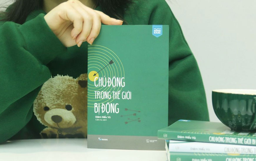 Sách "Chủ Động Trong Thế Giới Bị Động". Tác giả Diêm Hiểu Vũ