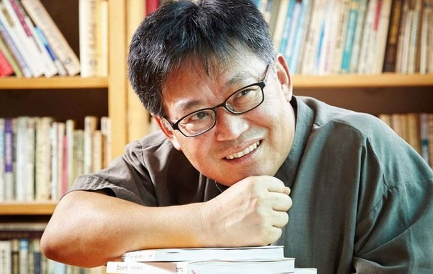 Nhà văn người Hàn Quốc Cho Chang In. Ảnh: Trung tâm văn hóa Hàn Quốc.