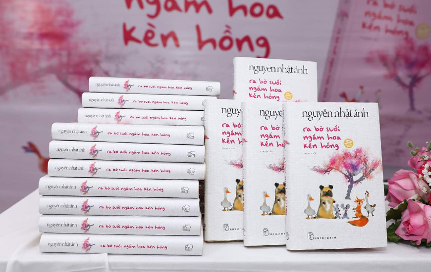 "Ra bờ suối ngắm hoa kèn hồng" - tác phẩm mới nhất của Nguyễn Nhật Ánh. Ảnh: Trẻ