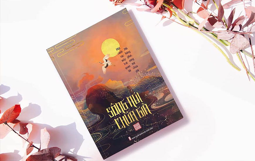 Sách "Sông Núi Chưa Già" của tác giả Phương Uyên