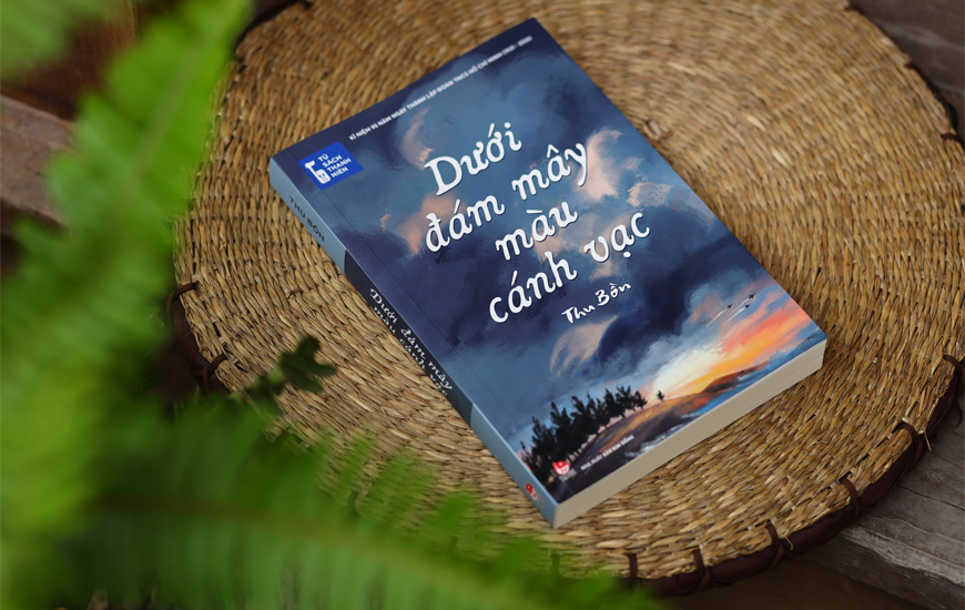 Tủ Sách Thanh Niên - Dưới Đám Mây Màu Cánh Vạc - Thu Bồn
