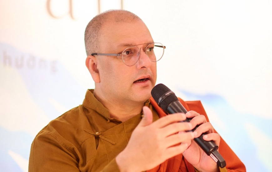 Về Miền Bí Ẩn - Chuyến Phiêu Lưu Của Một Cuộc Đời Phi Thường - Tenzin Priyadarshi Rinpoche - 2